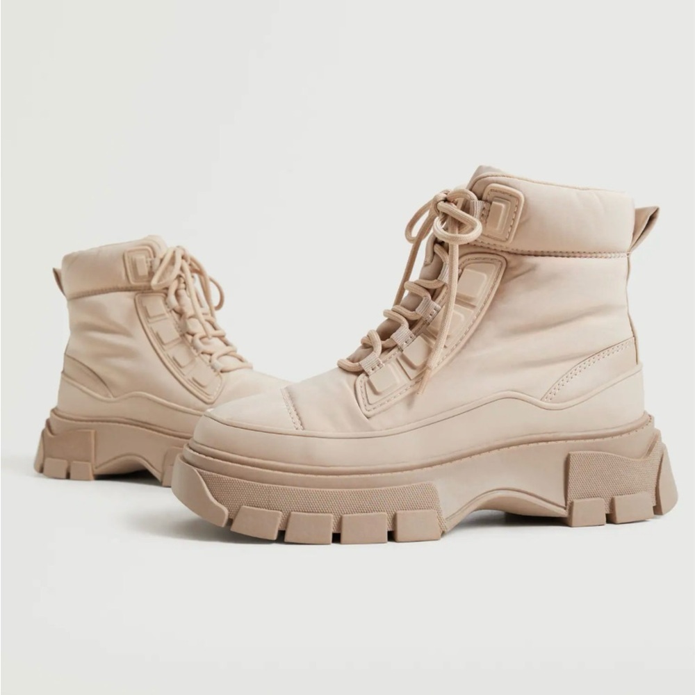 Mango lace up track sole boots size 9.5